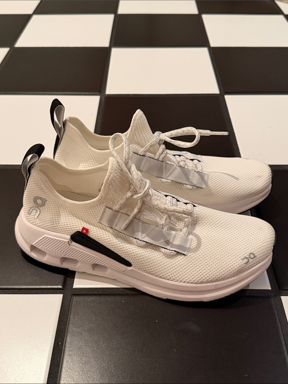 On Cloudeasy sneakers